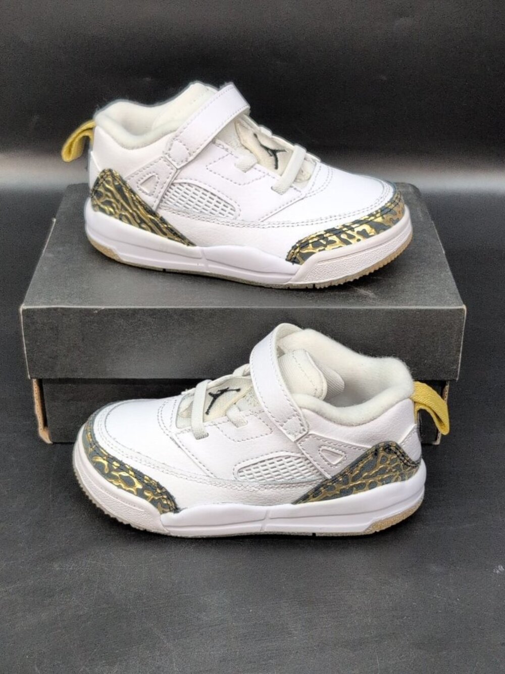Nike Air Jordan Spizike Low BT Kids Shoes US 8c White Black Metallic Gold